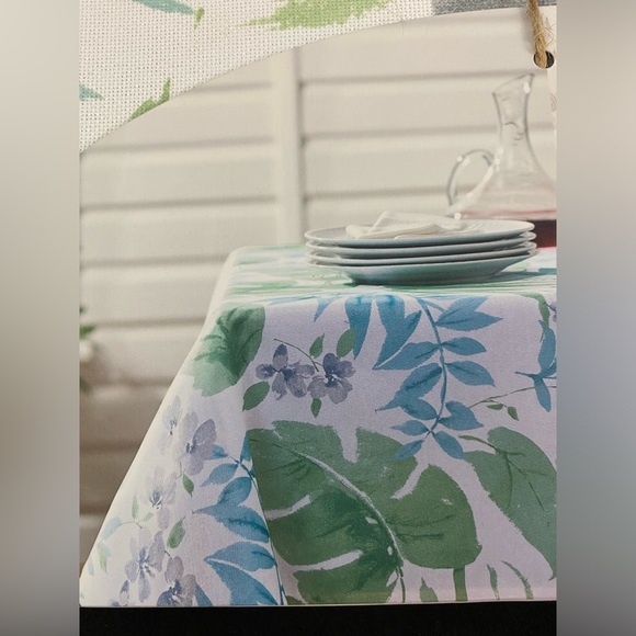 TOMMY BAHAMA Tropical Palm Leaves Floral INDOOR OUTDOOR Tablecloth 60x84 Oblong - Picture 2 of 6